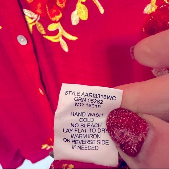 Fig And Flower Embroidered Floral V-neck Long Sleeves Semi Sheer Plus Size Top - Picture 8 of 9